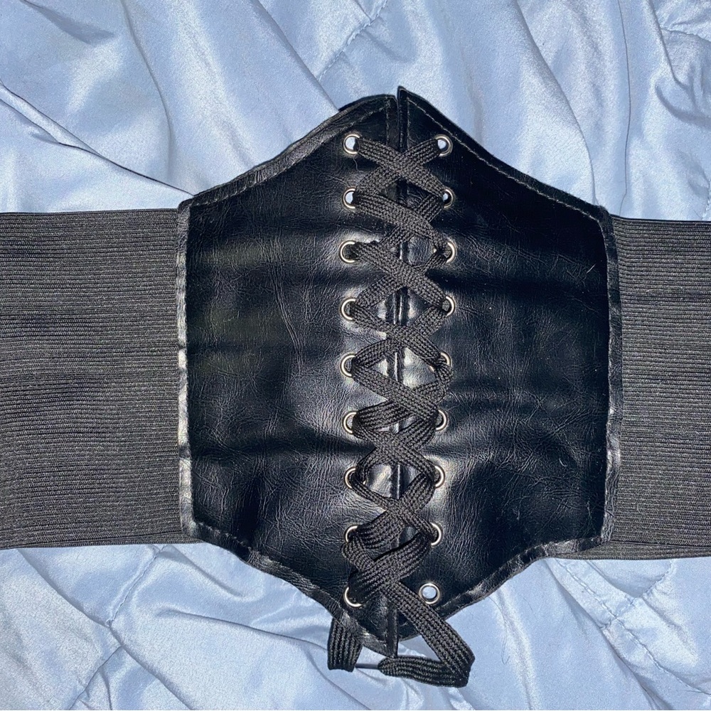 Woman’s Hot Topic Velcro black corset